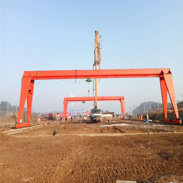 Portable 40 Ton Lifter Diesel Powered Mini Container Gantry Crane