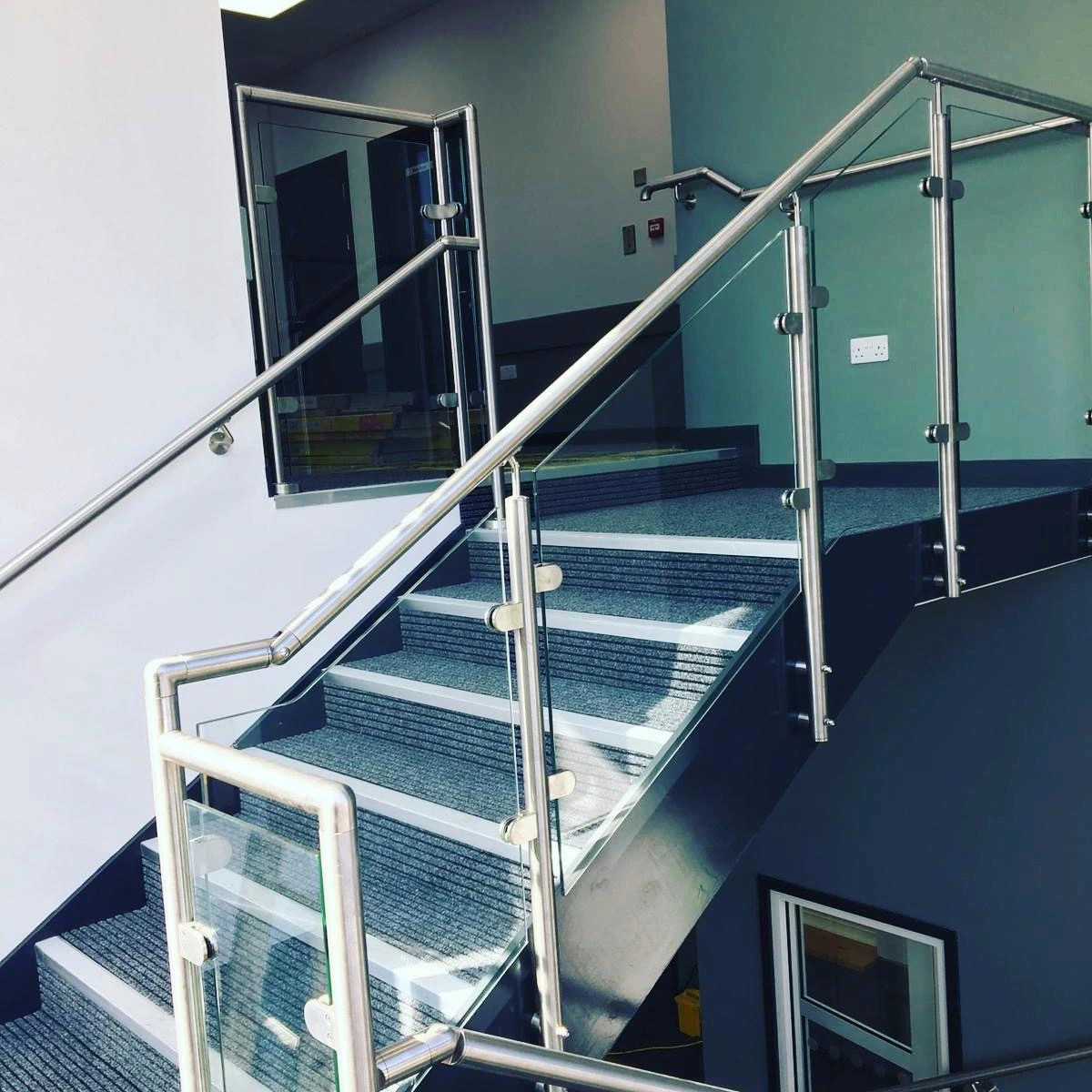 Einfachheit Indoor Glas Treppengeländer Edelstahl Geländer Geländer Geländer Unterstützung