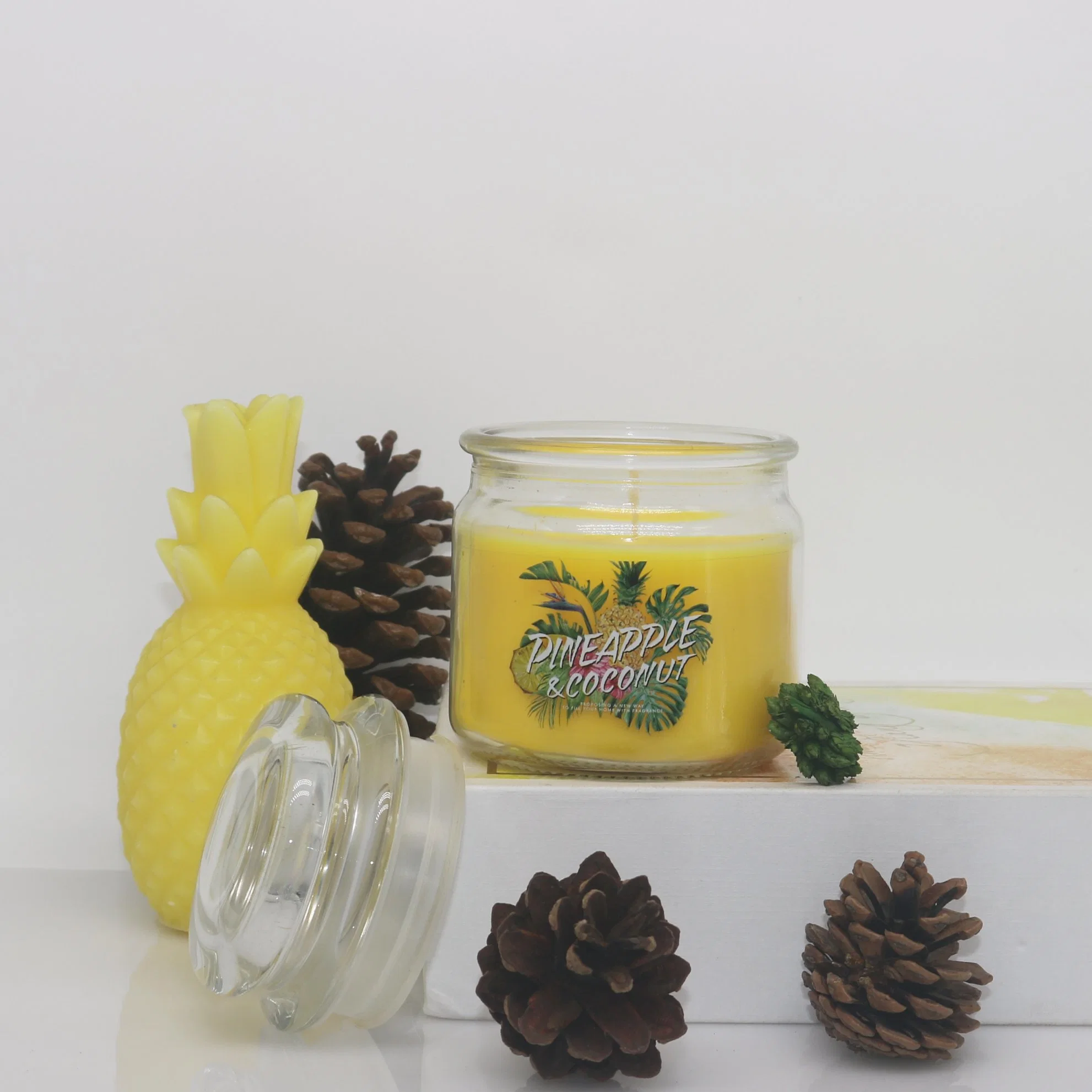 La piña y coco perfumada Vela de cera de soja Jar de fiesta