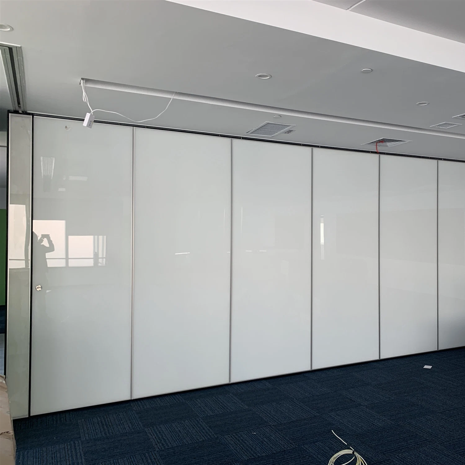 Kundenspezifische schallisolierte Glasschiebewände klappbare Trennwände für Büro/Konferenz Raum/Tagungsraum
