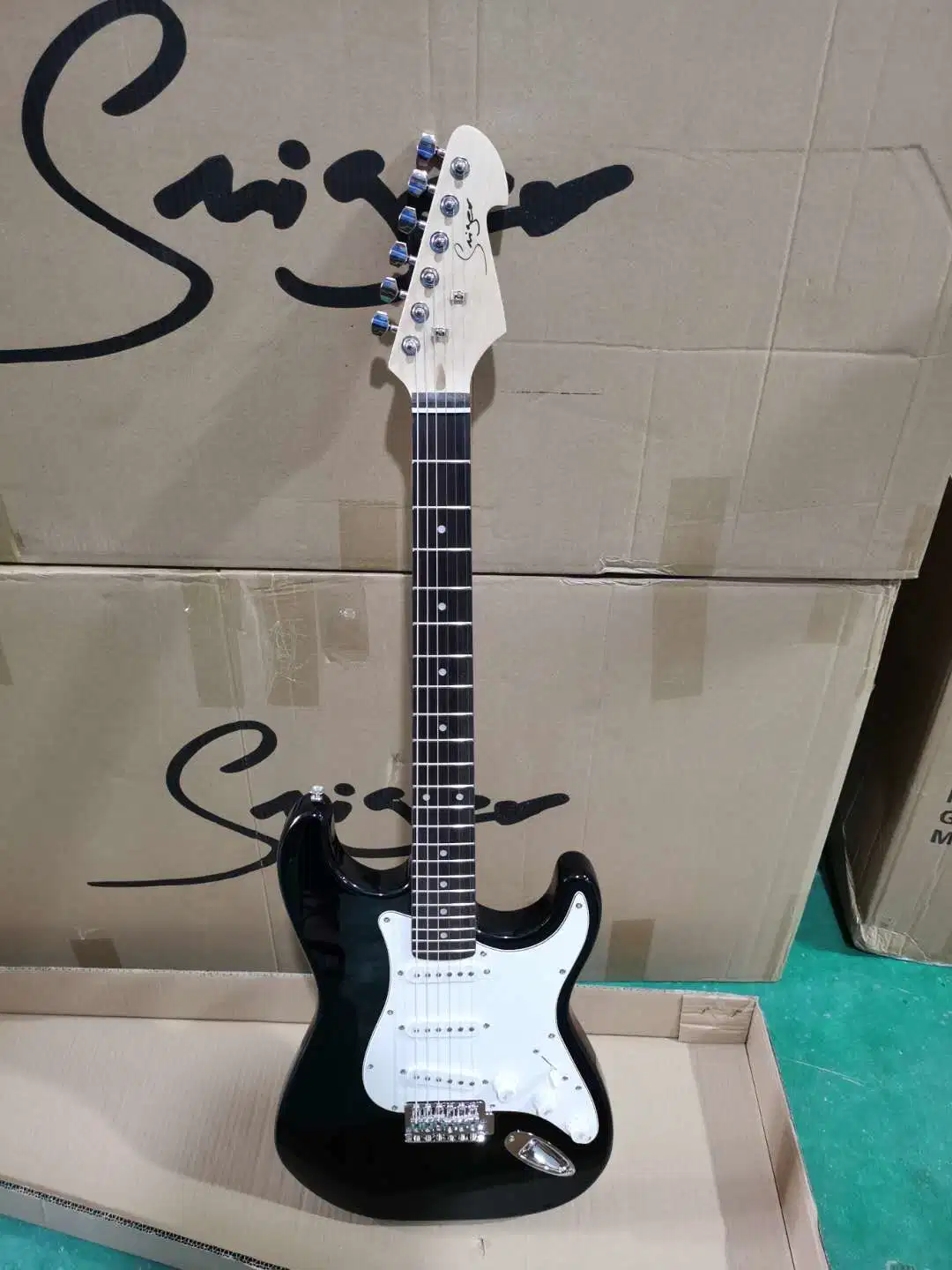 St Style Black, Sunburt Color Electric Guitar Made in China