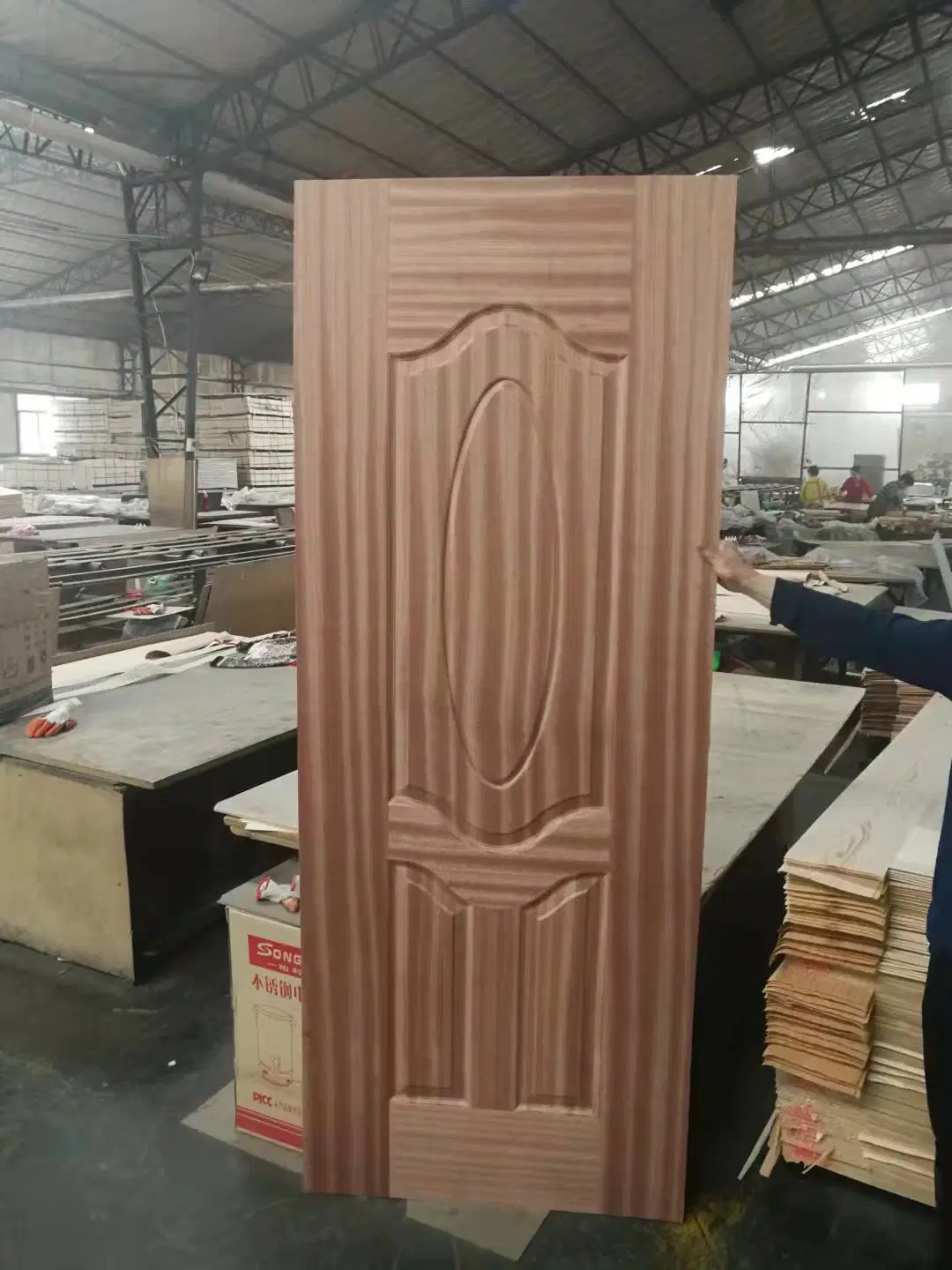 High Quality Natural Black Walnut Wood Veneer Moulded Plywood Door Skin