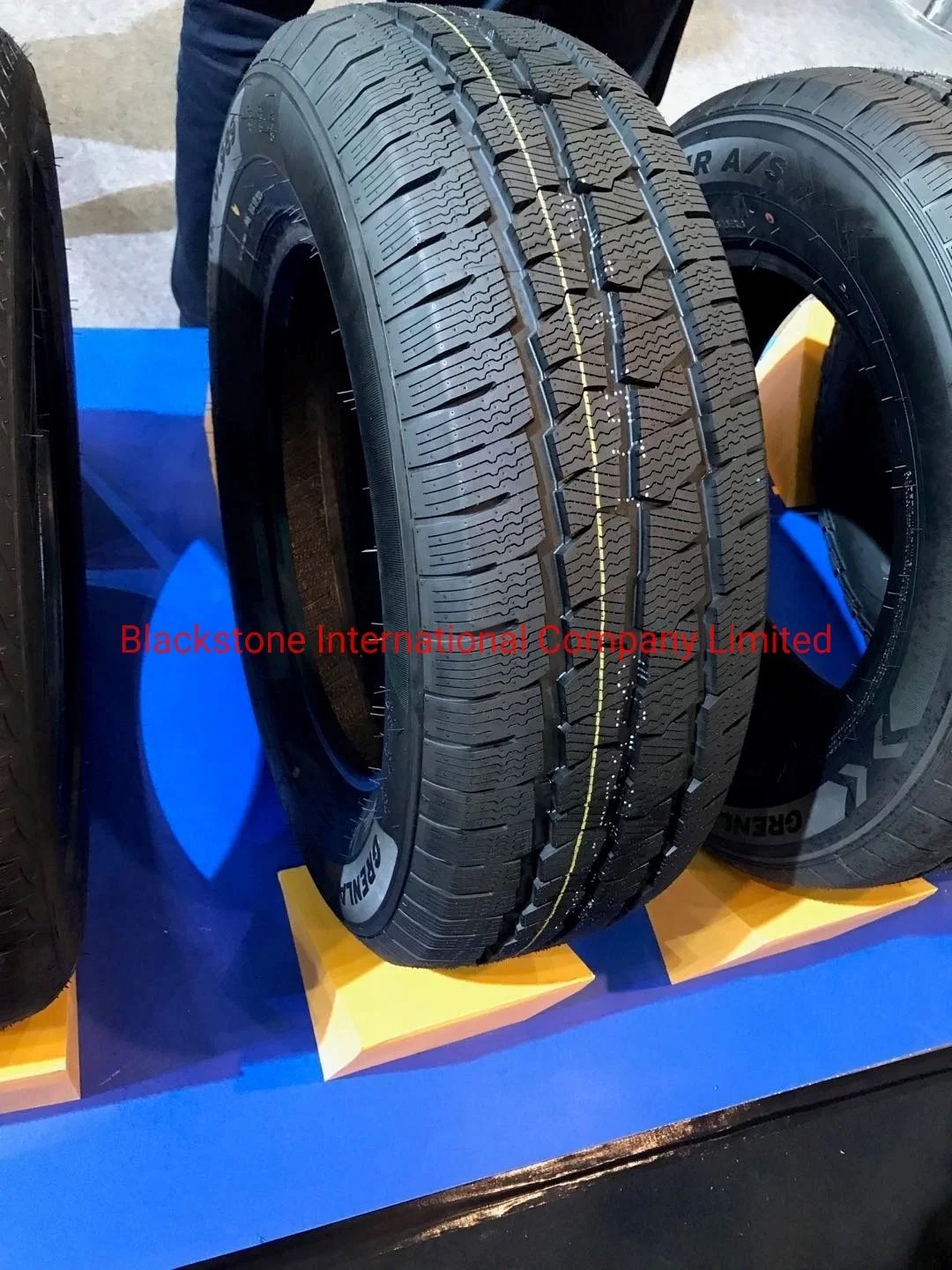 Os pneus de PCR Linglong pneus de veículos de passageiros Marca usada Duplo King