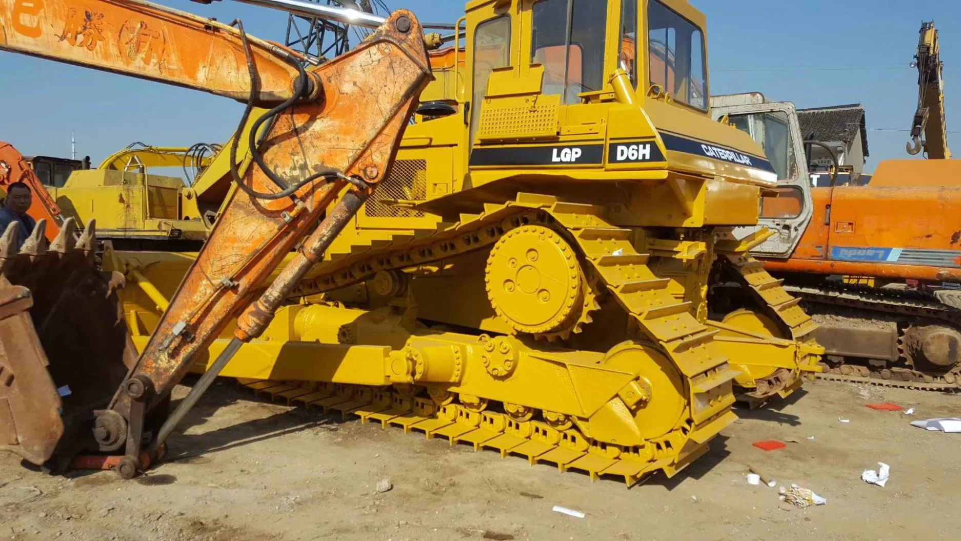 Máquinas de transporte de escavadoras utilizadas motor diesel D6h com bulldozer