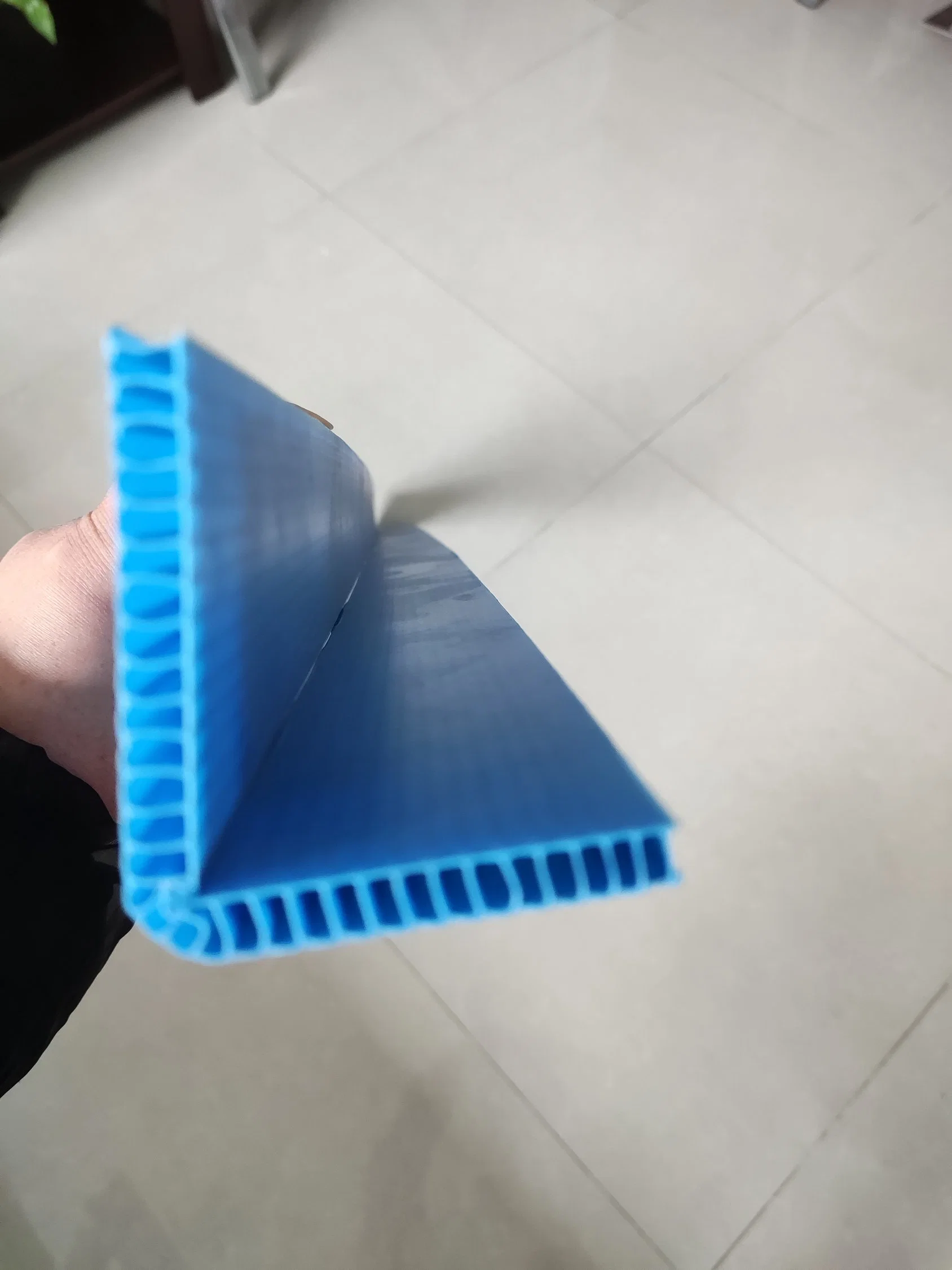 Blue PP Corrugated Angles Edge Boards Pallet Protector Corner Protector