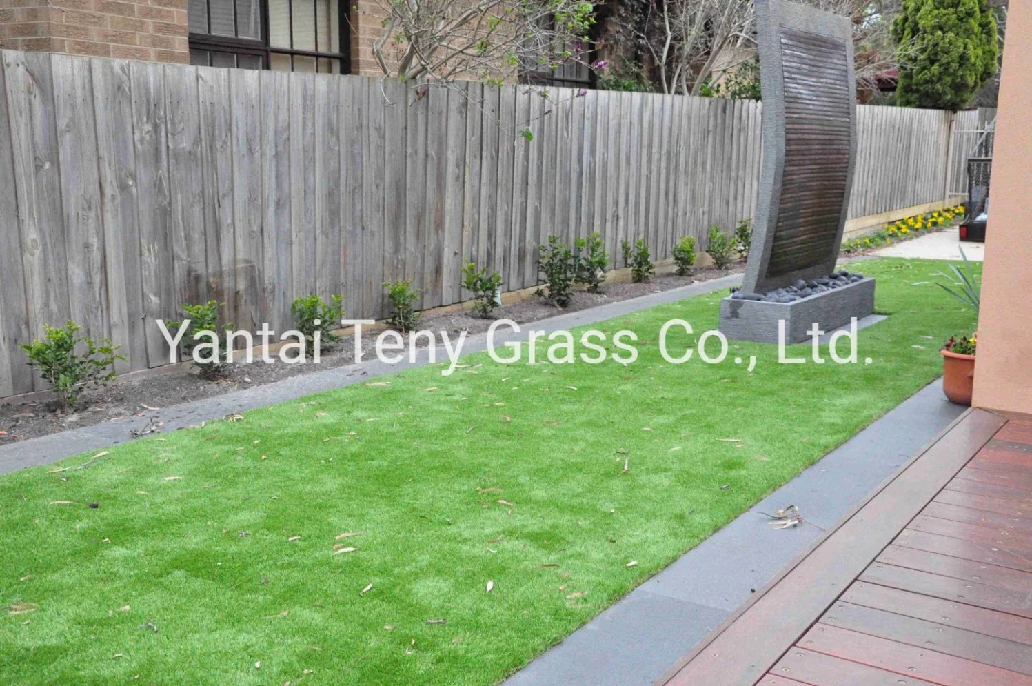 25mm Non-Infill C Shape Hot Sell Landscaping Artificial Grass on Decking