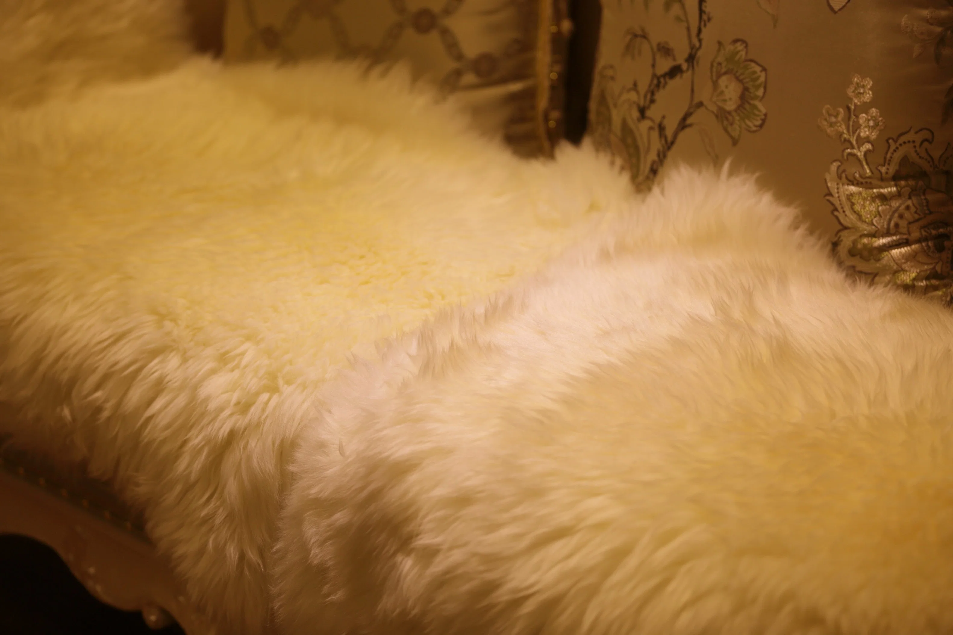 Genuine Sheepskin/Lambskin Octo Rug Carpet Throw Blankets for Floor Bed Interior Decor