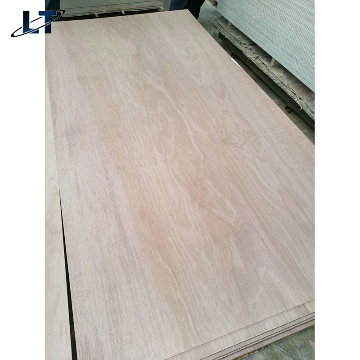 Alta calidad cara de película Madera Natural Chapa Contrachapado Chapa de nogal Lápiz Cedro Chapa 5mm 28mm Color Natural