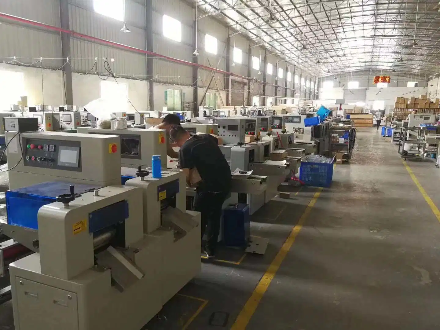 Factory Supplier Flow Packing Machine for Medical Surgical Mask/KN95 Face Mask