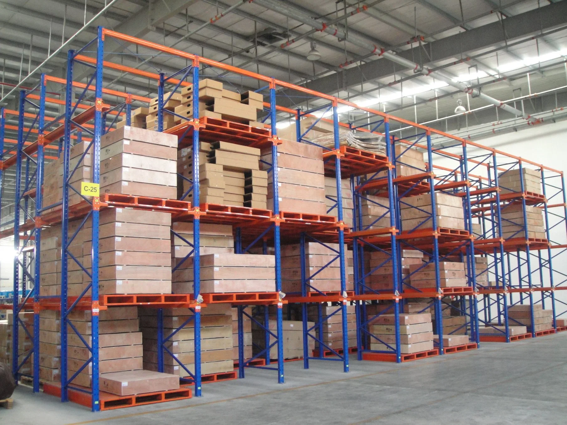 Warehouse Forklift Into Drive in Rack System Steel Heavy Pallet Racks for Logistics System