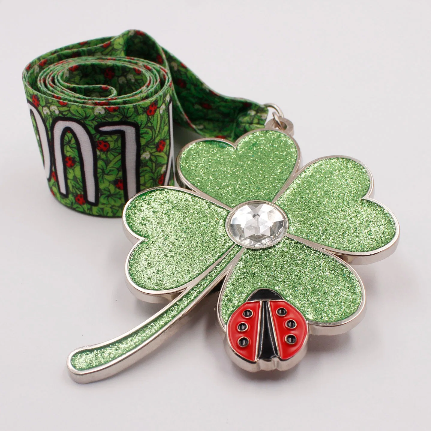 Wholesale Diamond Clover Shaped Metal Pendant Keyring with Custom Landyard