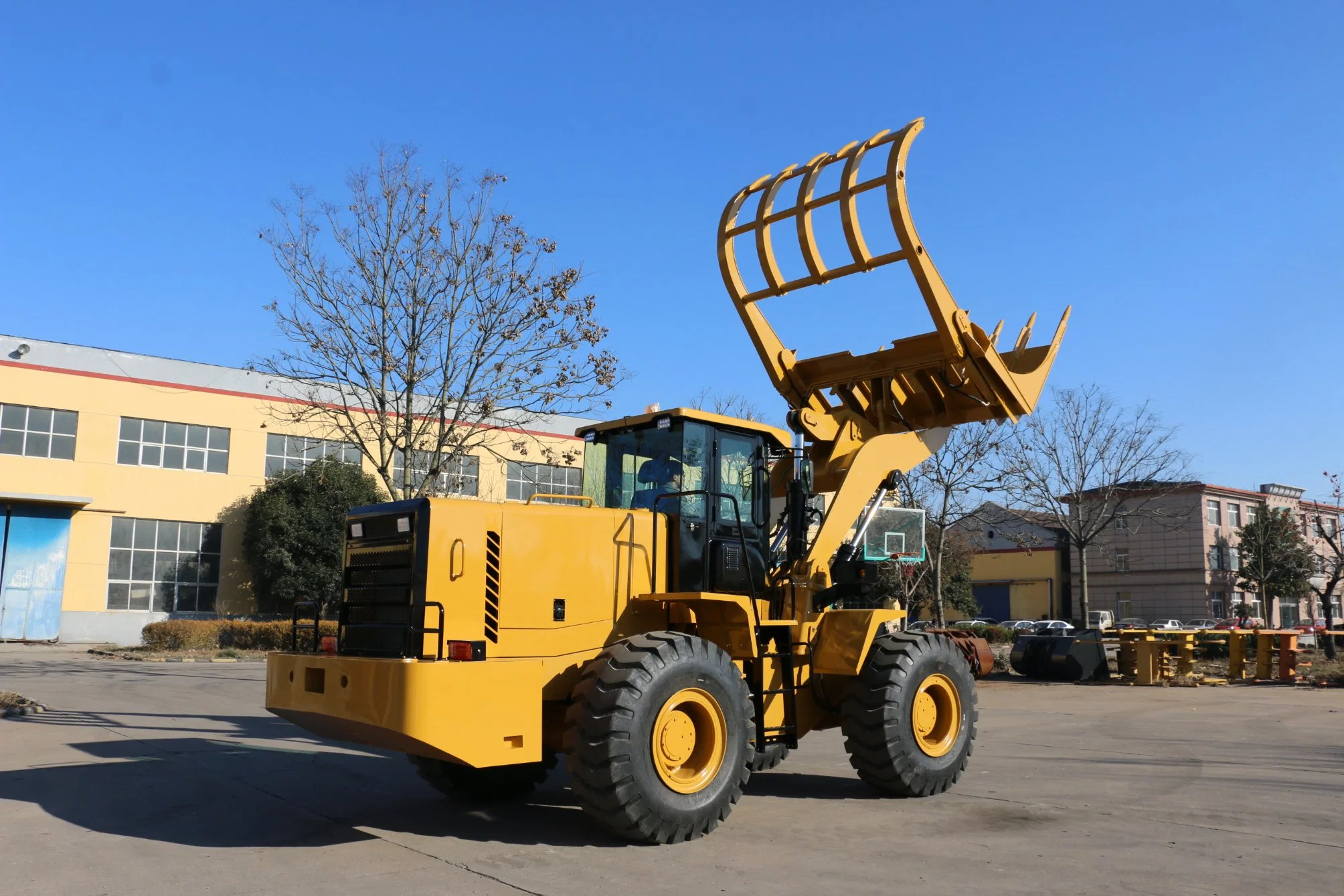 Hydraulic Wheel Front End Articulated Loader 953 with Joystick/3.0m3 Bucket/Landscaping/Construction Projects with 3cbm Bucket &Grass Fork&Grass Clamp