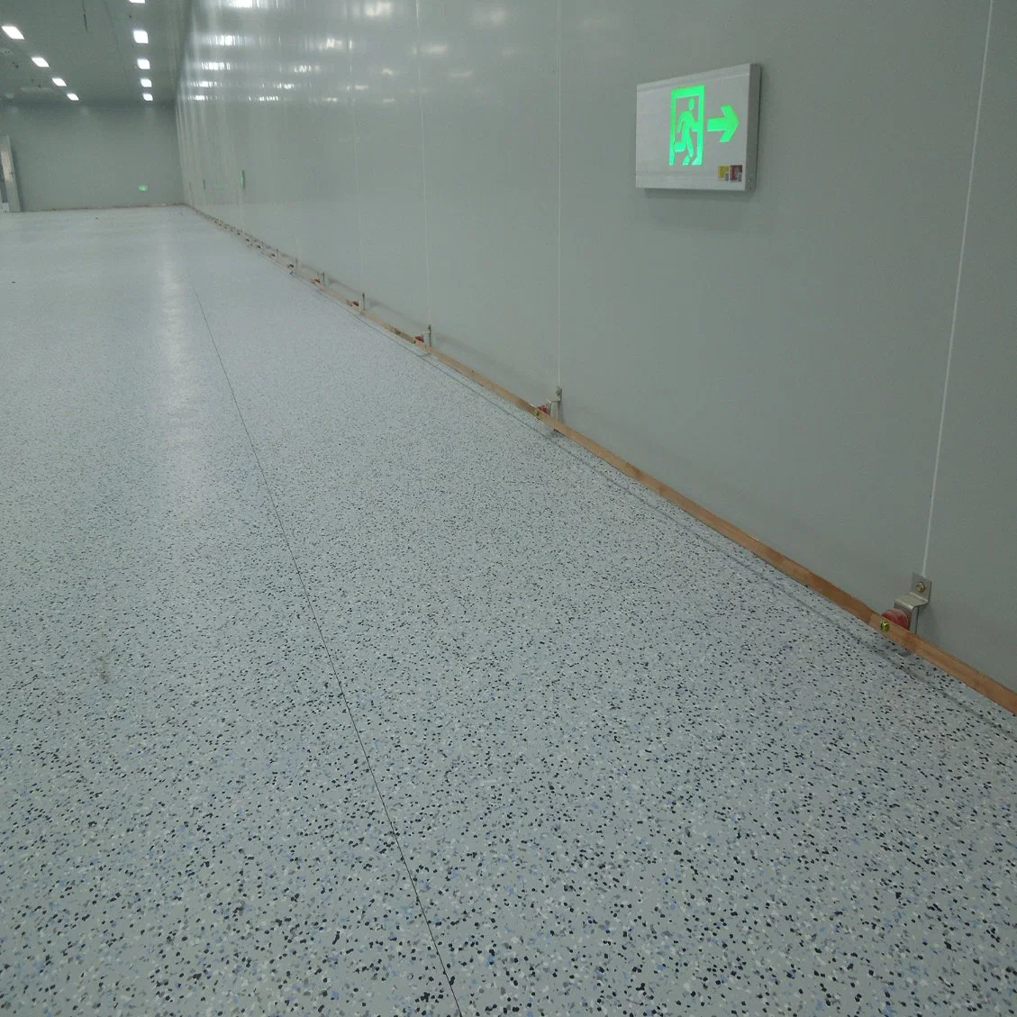 Professional Conductive Anti-Static Vinyl ESD PVC Floor Tiles Mat