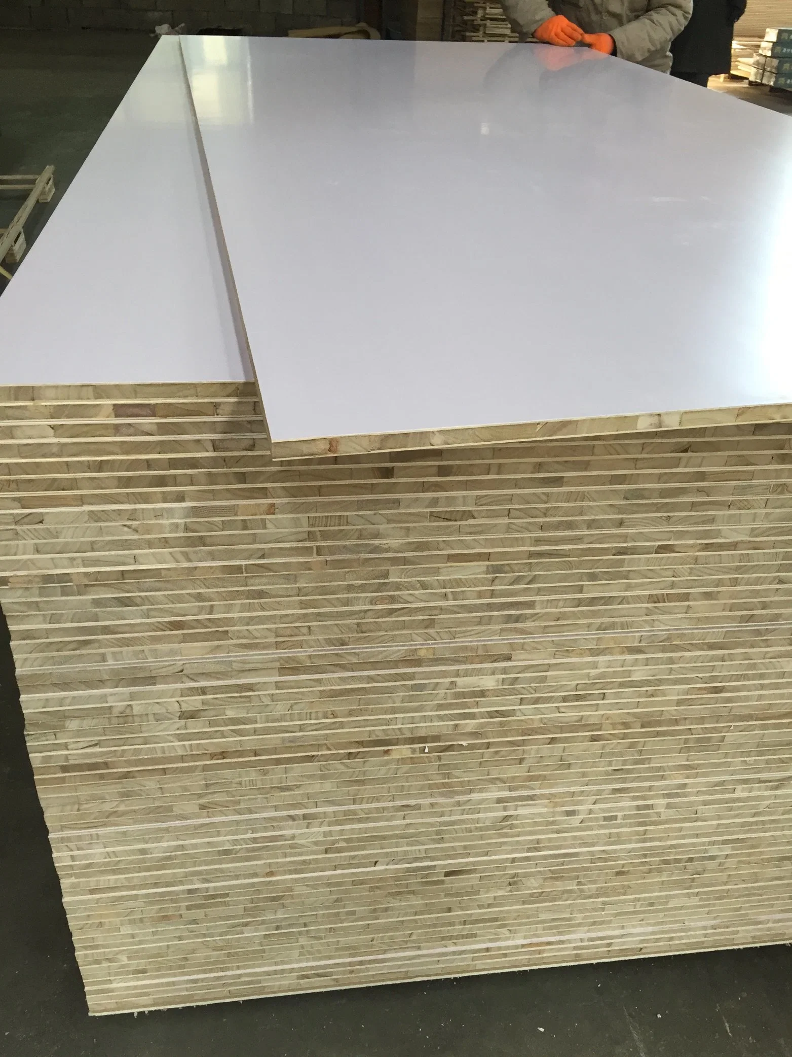 Factory-Warm White Melamine Plywood 18mm