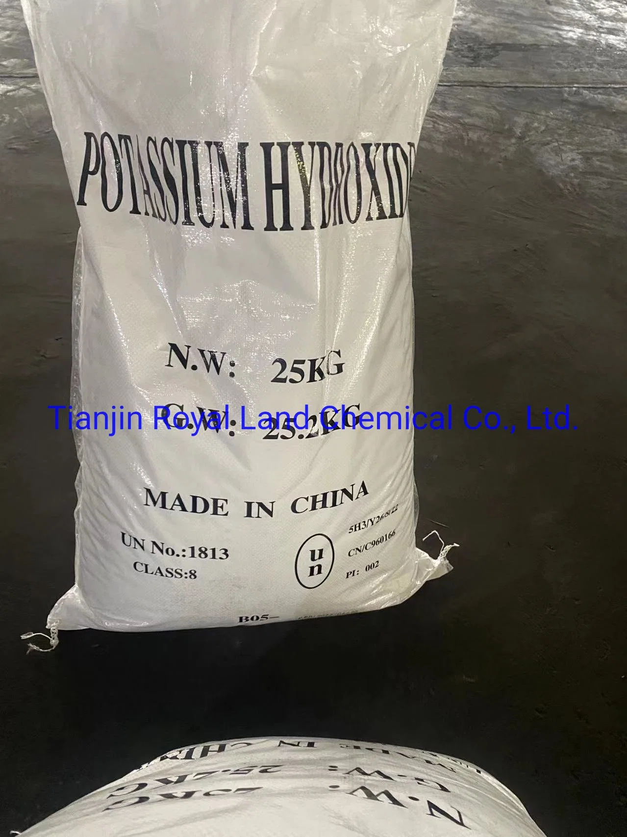 Raw Materials1310-58-3 KOH Potassium Carbonate Synthetic Potassium Hydroxide Caustic Potash