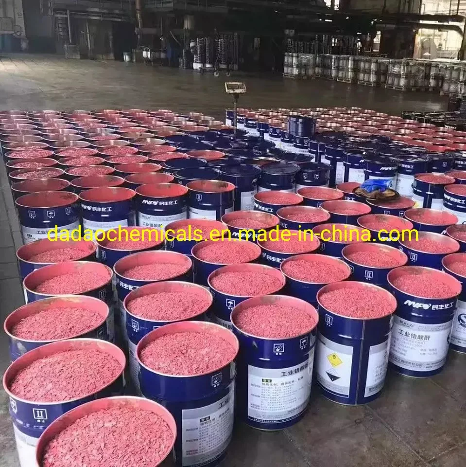 Alimentation en usine de Chine acide inorganique acide chromique 99.7 99.8 25kg&amp;50kg Tambour pour placage électrolytique de qualité industrielle