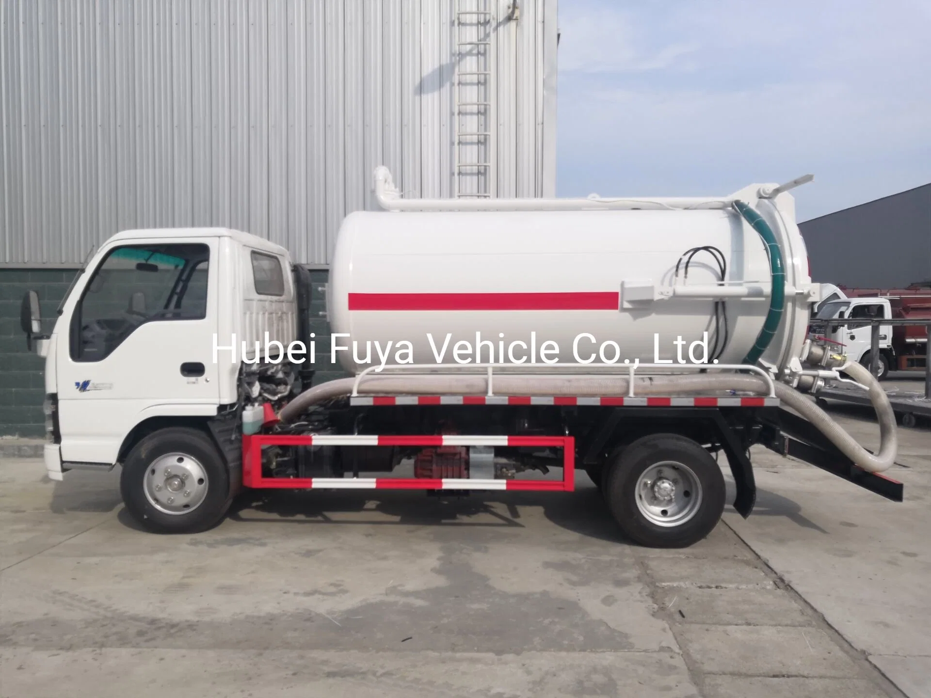 Waste Management Use 5 Cu. M Vacuum Truck Suction Clean Sewer Sewage