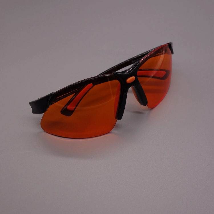 Anti-Fog Protective Glasses for Light Curing