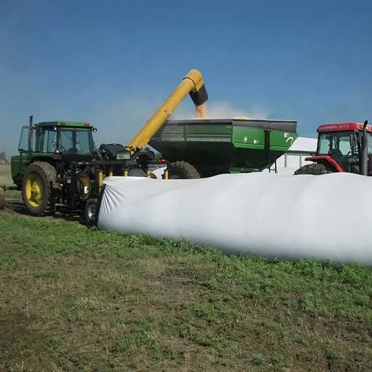 Los fabricantes PE blanco y negro 9ftx60M/75m de la bolsa de Silo Bolsa de grano ensilado mangas para el almacenamiento de granos de maíz callos