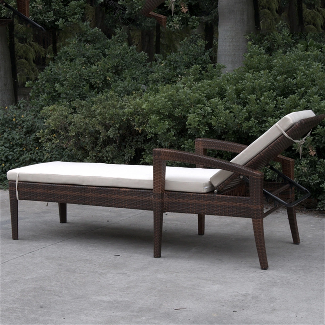 Outdoor Patio Garden Beach Foldable Wicker Rattan Chaise Lounge