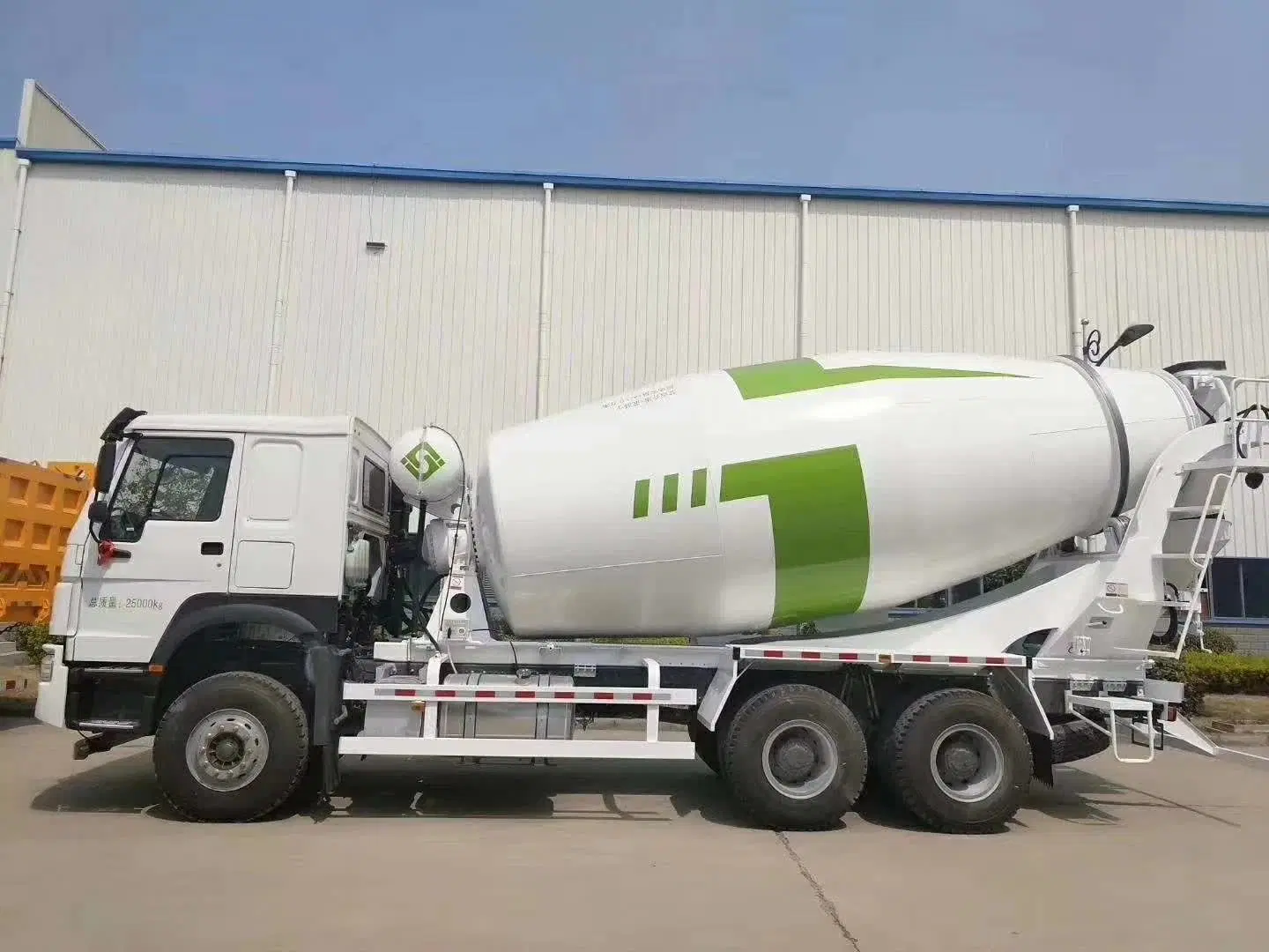 HOWO Mixer Truck Concrete Mixer Cement Truck Concrete Mixer Machine Price for Sale