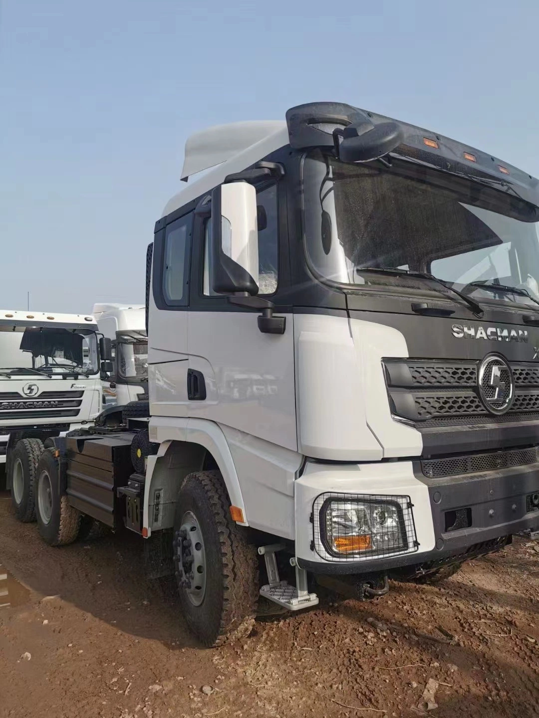 Buen estado Venta Directa F2000 F3000 6X4 de la cabeza de la carretilla carretilla Tractor Shacman a Dar Es Salaam