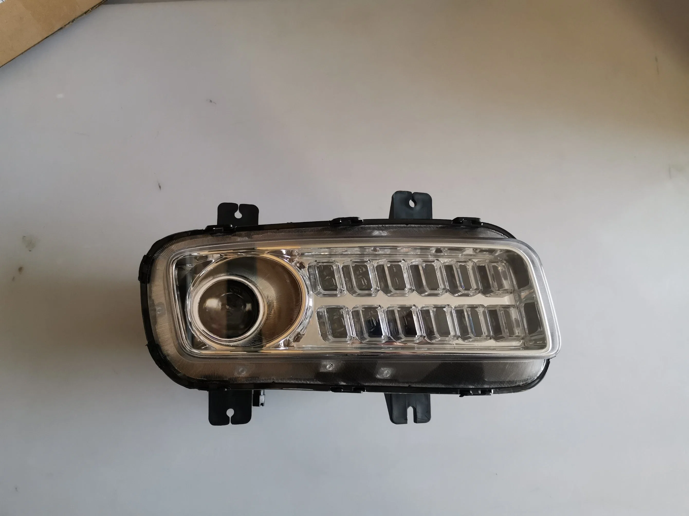 Korea LED Bus Front Fog Lamp for Universe Thaco Samco Bus Hc-B-4202