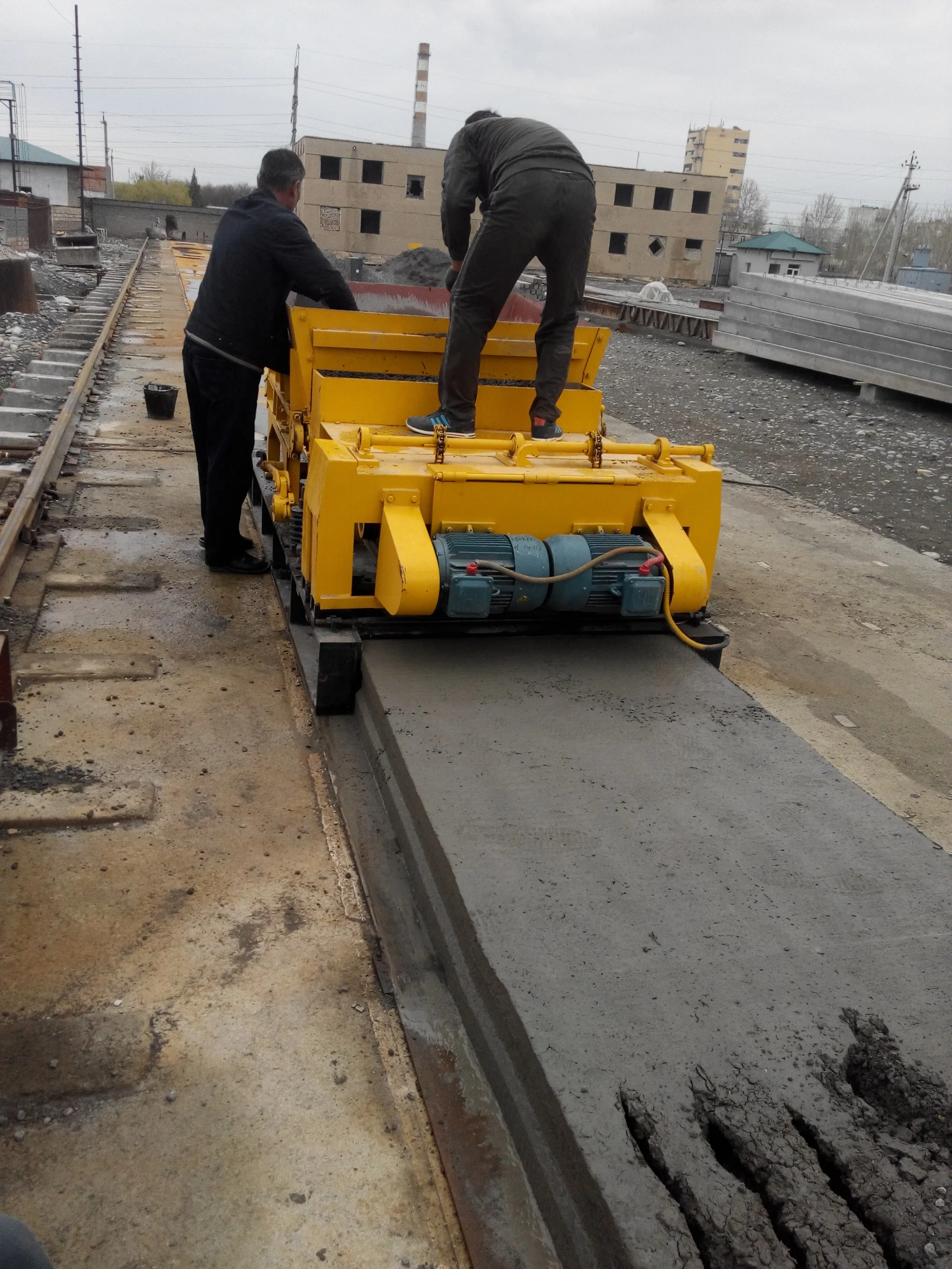 Good Performance Precast Concrete Slab Making Machine with Capacity 60-70mtr/Hour