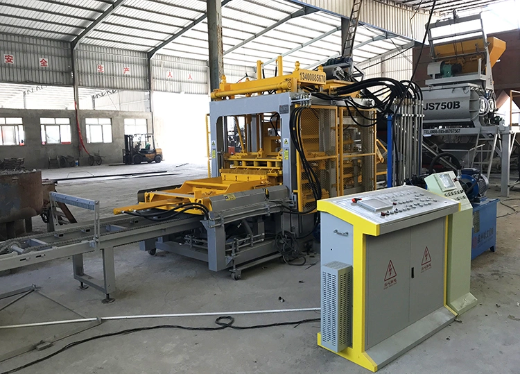 XCMG Official Full Automatic Hydraulic Solid Paver Curbstone Hollow Interlocking Cement Concrete Soil Clay Brick Block Making Machine Price for Sale