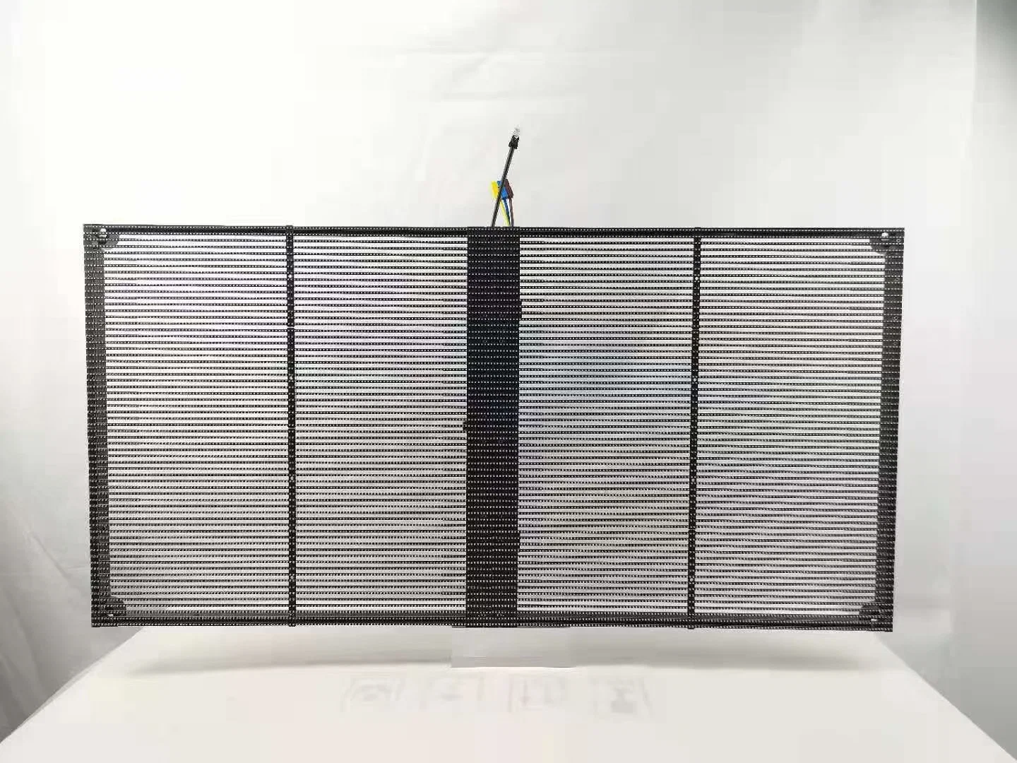 Pixel Pitch P2,6/P3,9 Transparentes LED-Display mit hoher Helligkeit