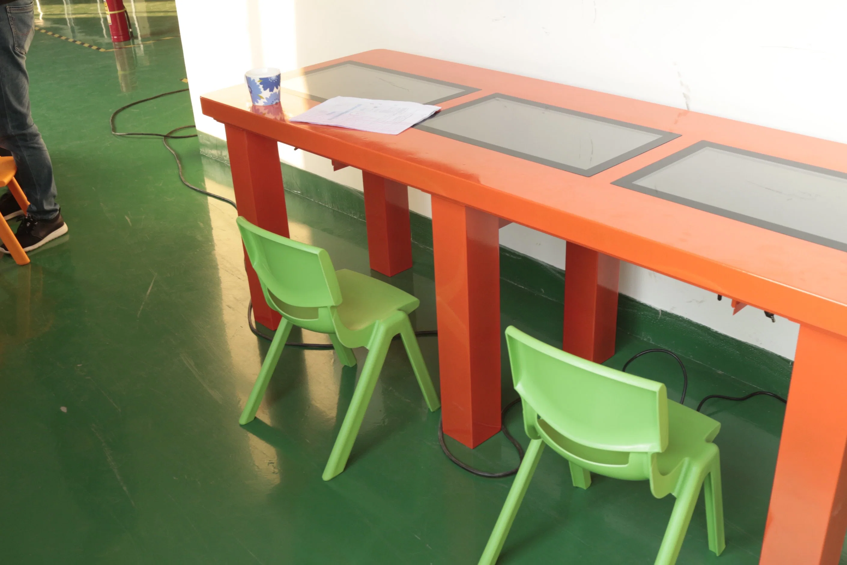 22inch Free Standing Interactive Kiosk Touch Table Restaurant