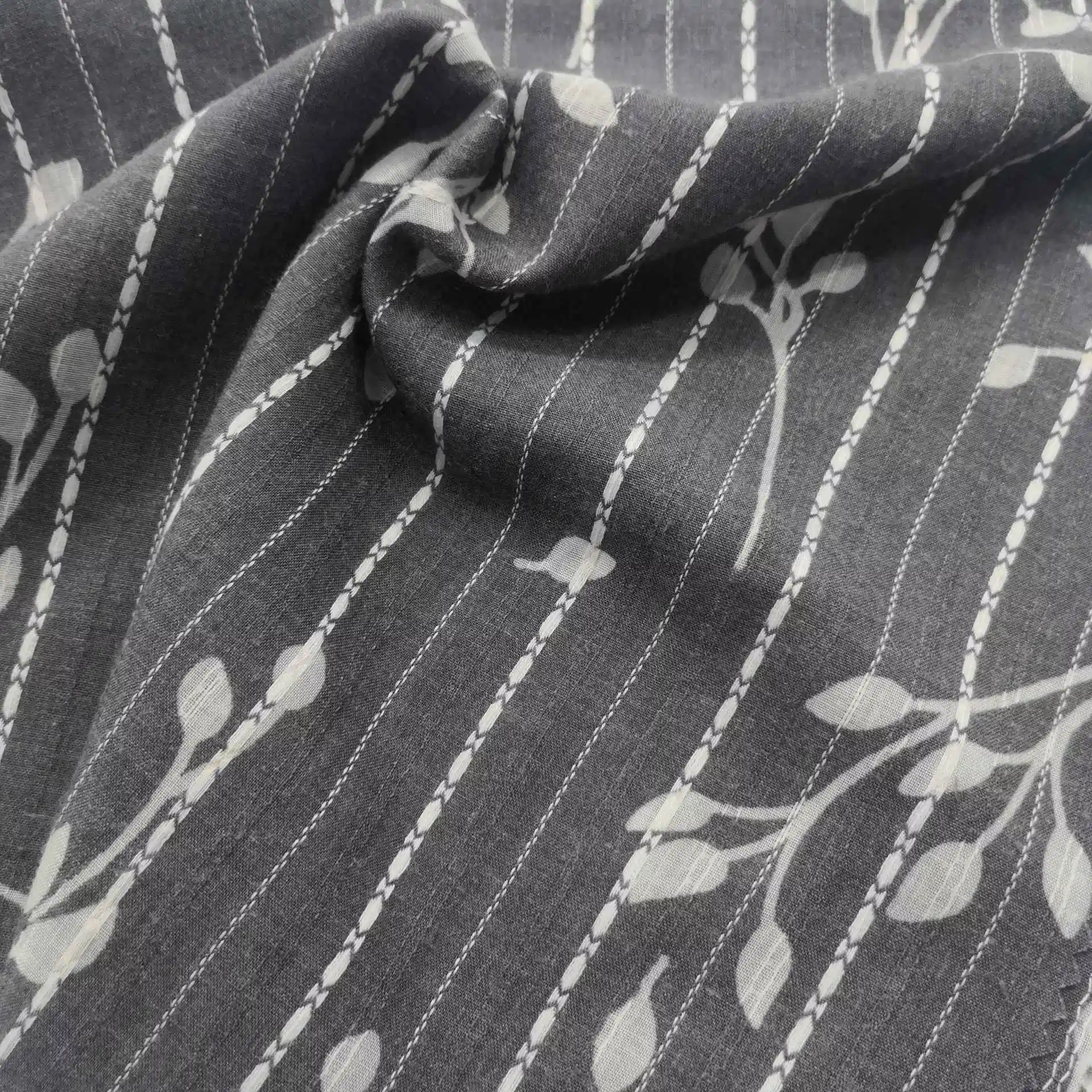 Fine Jacquard Fabric 50% Polyester 50% Rayon for Women's Wear or Home Textiles