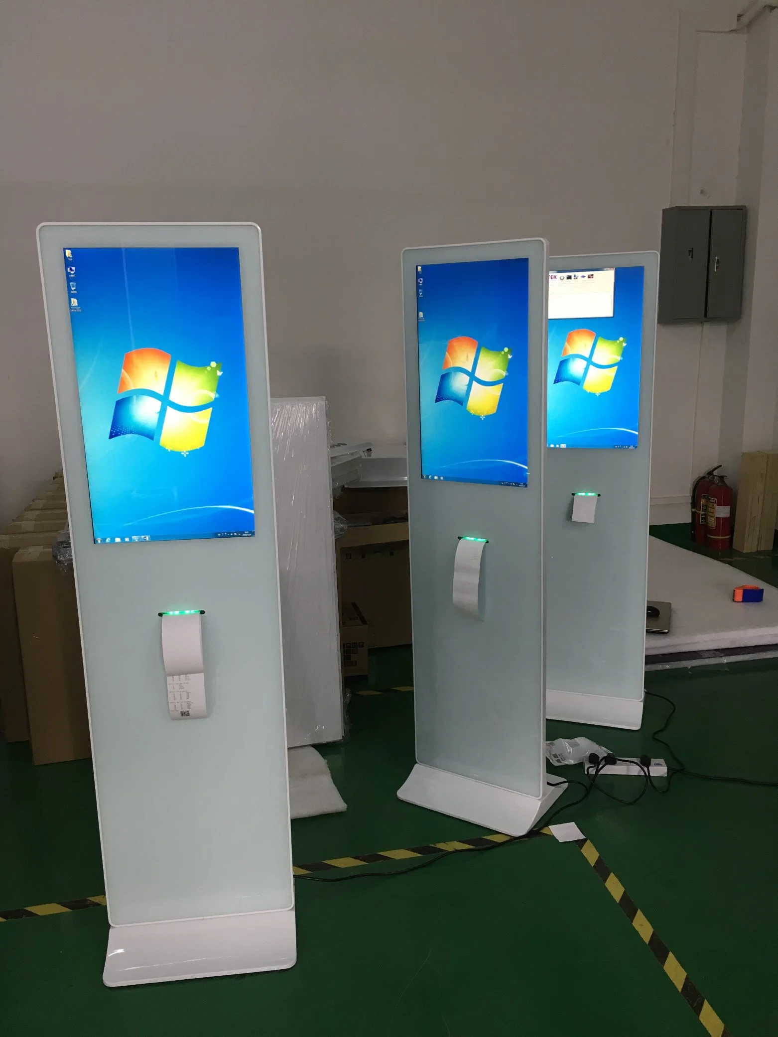 2019 New New Capacitive Screen LCD Android Interactive Multi Easy Touch Kiosk with Printer