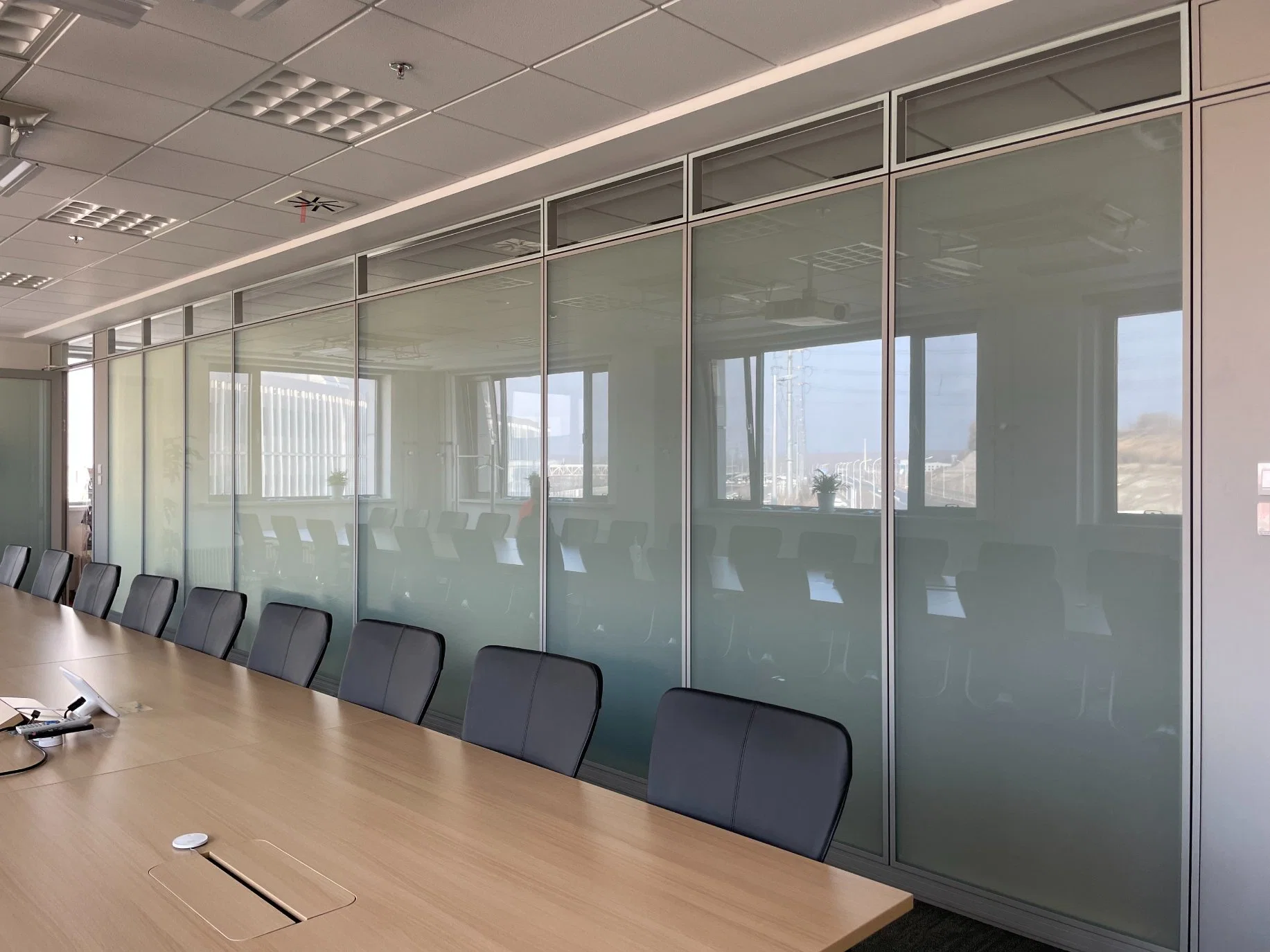 Prefabricated Office Switchable Transparent Glass Partition Creat Private Place