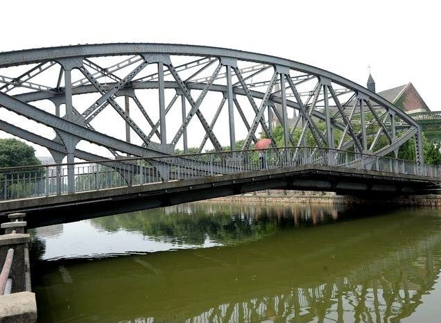 Hochwertige Stabile Vorgefertigte Metall Fabrik Stahlkonstruktion Herstellung Metall Baubrücke zum Verkauf