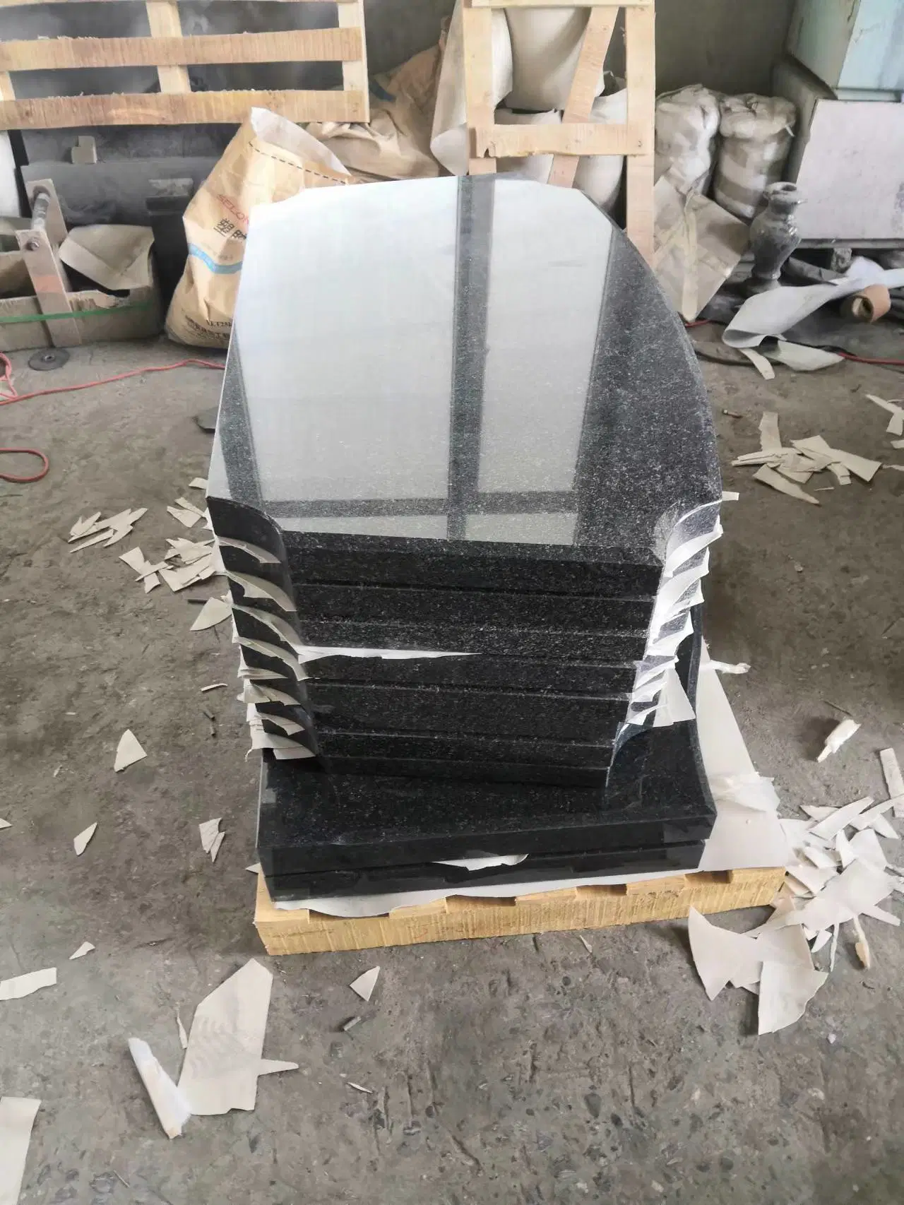 Customized Polished Granite Stone European Headstones and Monuments