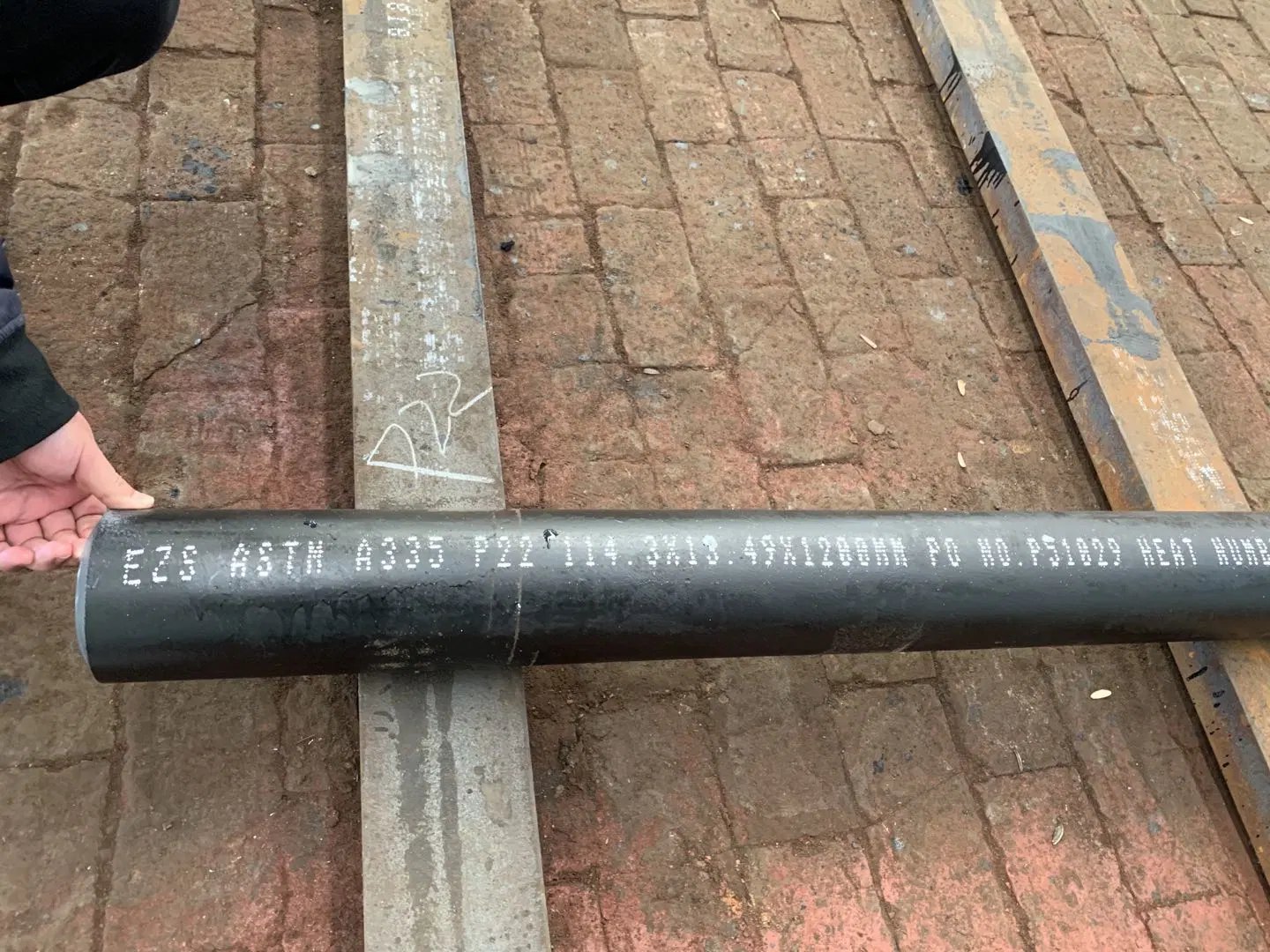 ASTM A355 P1 P2 P5 P9 P11 Alloy Seamless Steel Alloy Tube