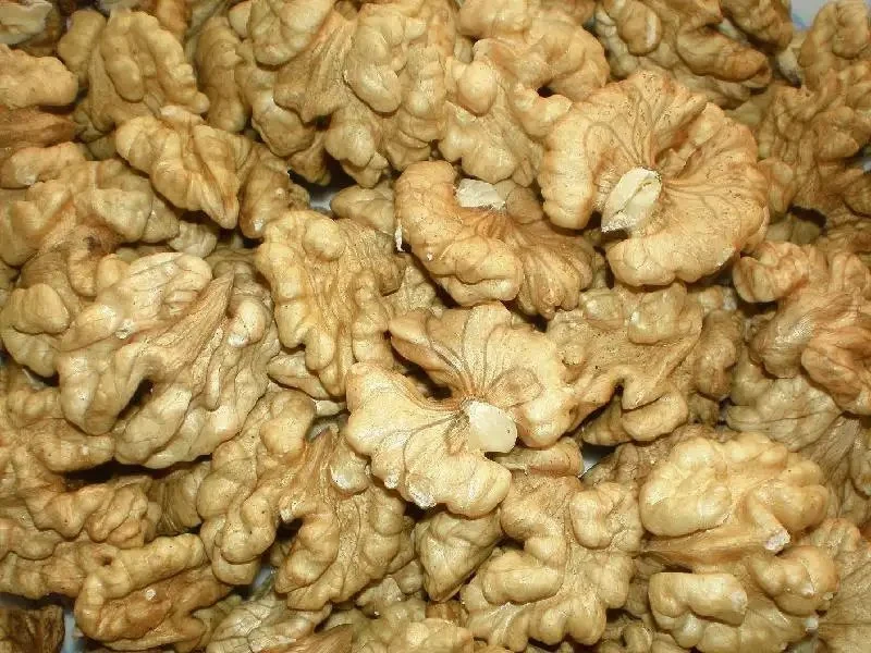 Organic Light Amber Halves Walnut Kernels