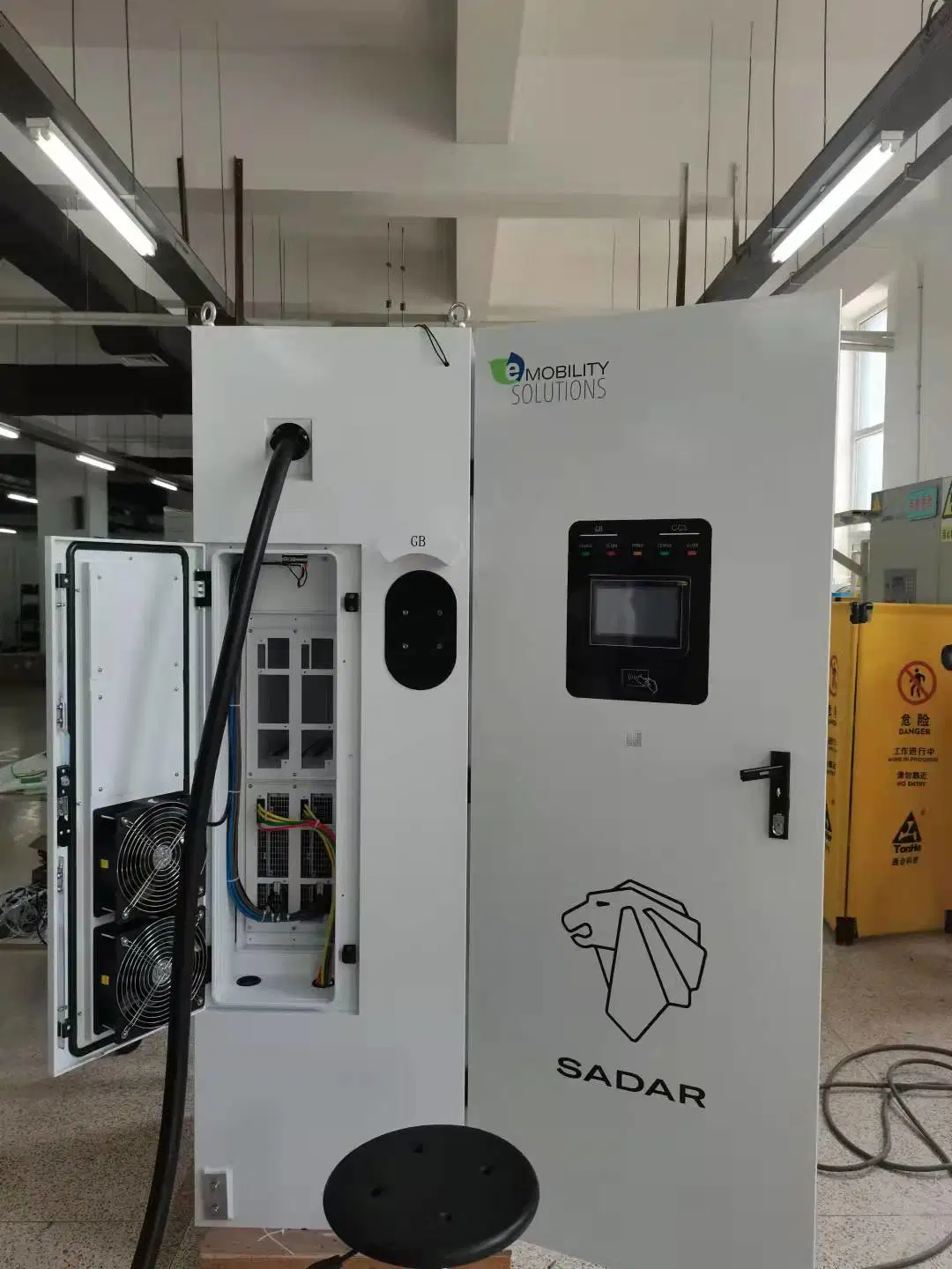 180kw DC EV Chargers Station with 4guns Electric Vehicle for Bus, Truck Car Suppliers