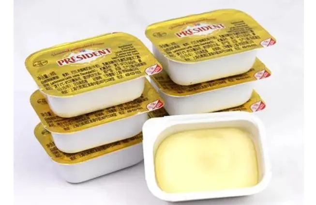 L'EAU AUTOMATIQUE/ lait / jus /Shampooing/ miel/Sauce tomate/ de l'huile de moutarde de thermoformage Machine d'emballage sous blister