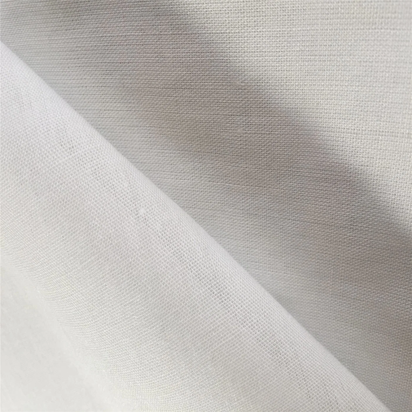 100%Polyester petites fibres chimiques 45X45 63" 68Navette GSM tissé Tissu gris paquet fermé lisière par balle ou un rouleau