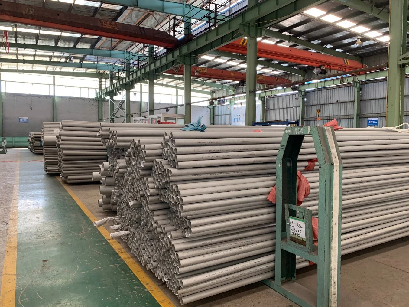 ASTM A312 304 316L Tube Stock Seamless Stainless Steel Pipe Stockist in China