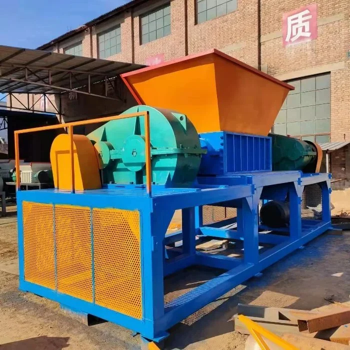 Double Shaft Shredder for Recycling Metal Scraps / Used Tires / Solid Waste / Plastic / Wood