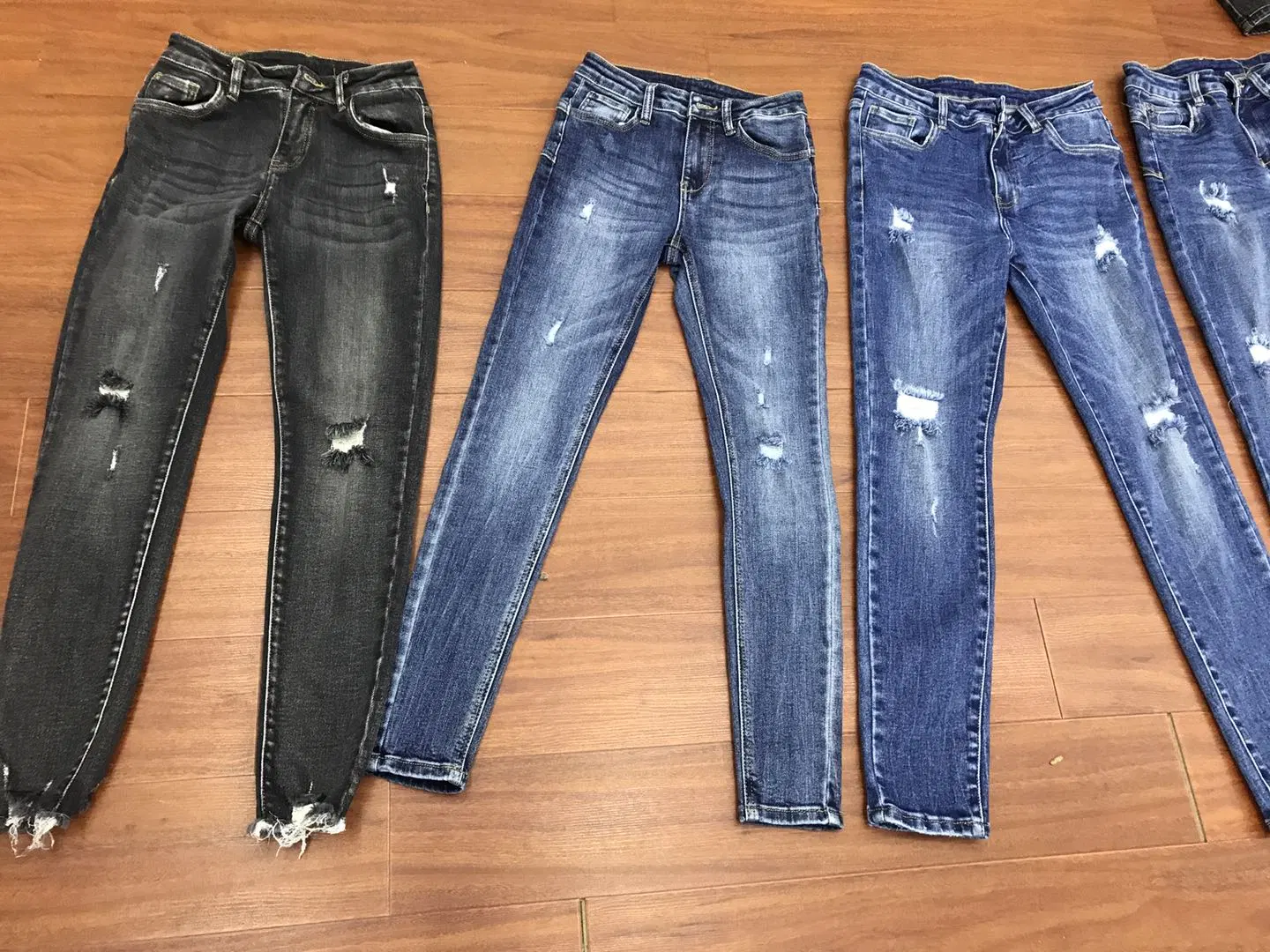 A fábrica de venda directa de alta qualidade de algodão elastano mulheres Denim Personalizados Cowboy Jean calça um par de calças