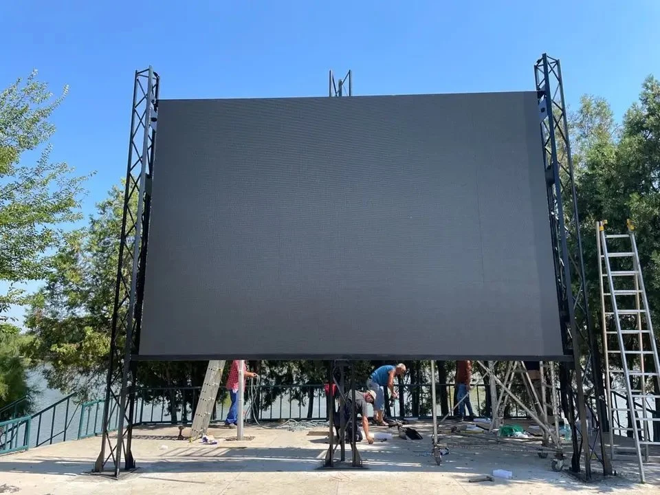 Outdoor Die-Cast Aluminum Cabinet Rental Digital Sign Video Player Full Color P3.9 LED Screen Display for Ads Business for Commercial