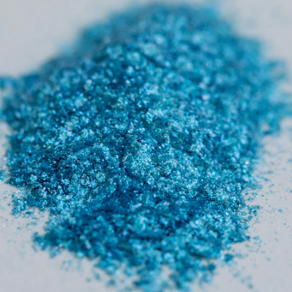 Los pigmentos de brillo perlado cosméticos Diamante efecto D671b de pigmento de hojuelas de vidrio sólida azul de Prusia en plásticos, impresión, cosméticos y pigmentos de recubrimiento