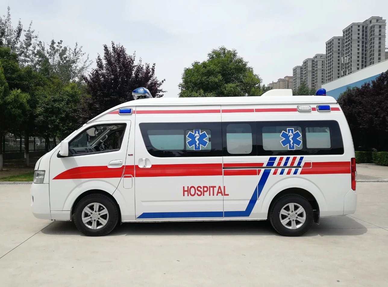 New Gasoline Emergency Ambulance Vehicle