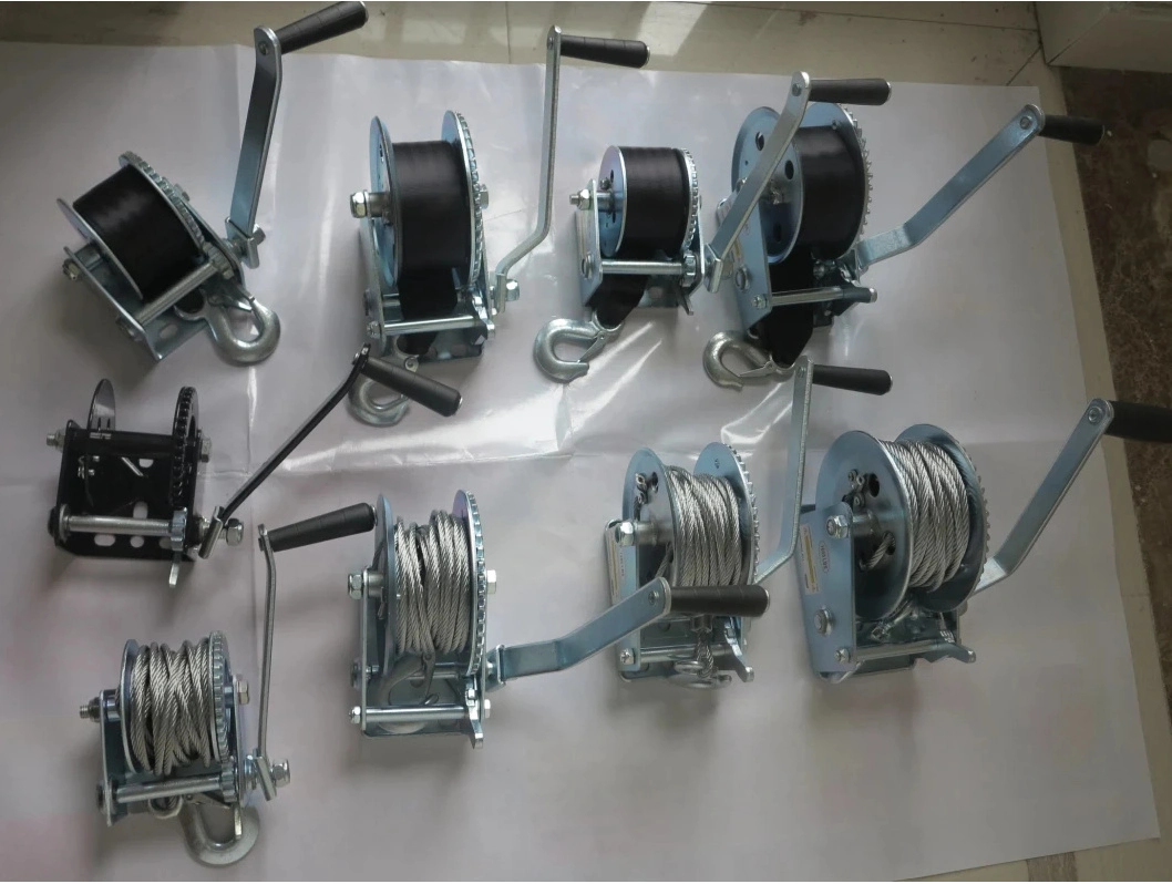 Auto Braking Hand Operating Winches 600 Lbs 3500lb Capacity