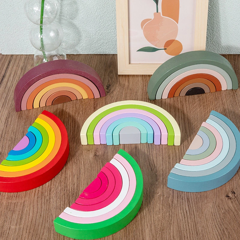 L'édifice Rainbow pour enfants est un édifice en bois de jouets qui fait l'effet de la musique Composants