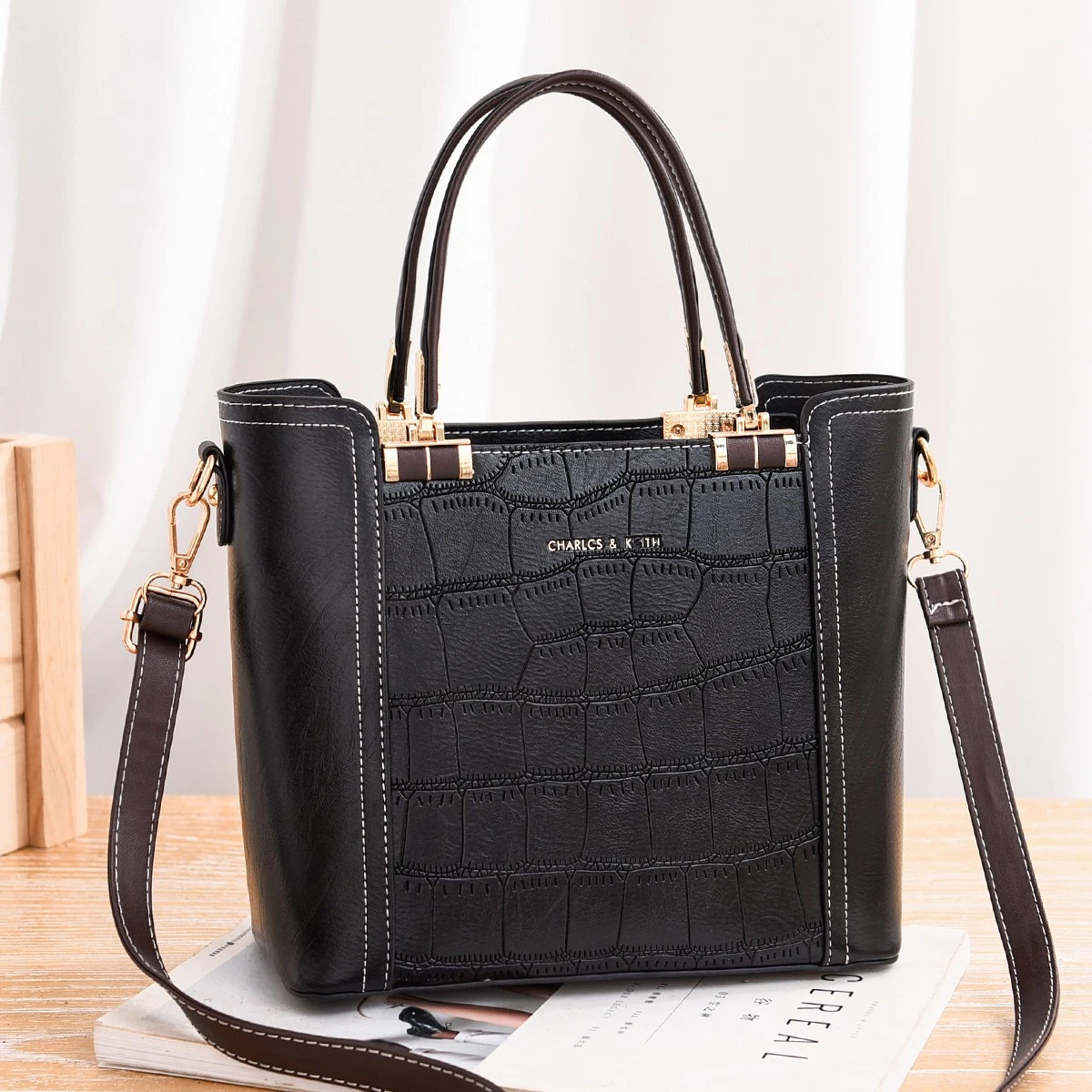 Hot Style Luxury Women Small Purses and Handbags Designer Brand Ladies Round Metal Handbags